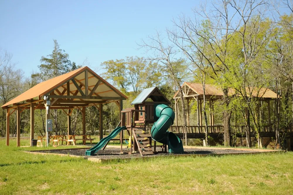 507 Upper River Road NE Charleston, TN 37310