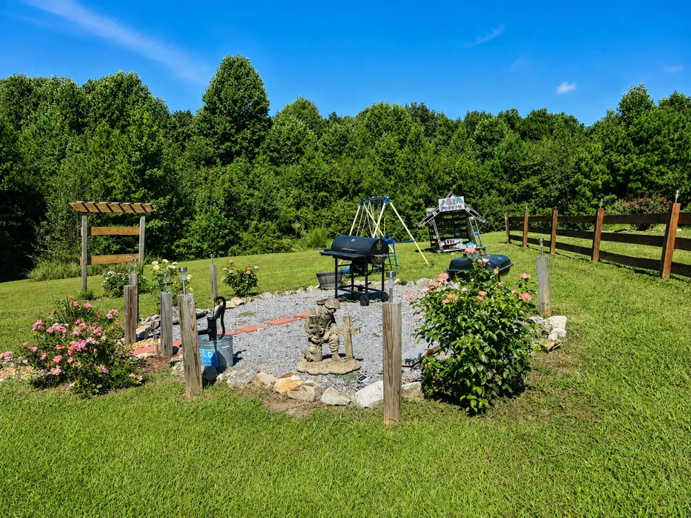 7693 Al Hwy 117 Flat Rock, AL 35966
