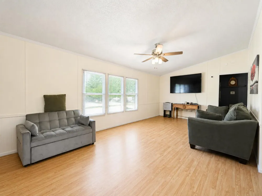 7693 Al Hwy 117 Flat Rock, AL 35966