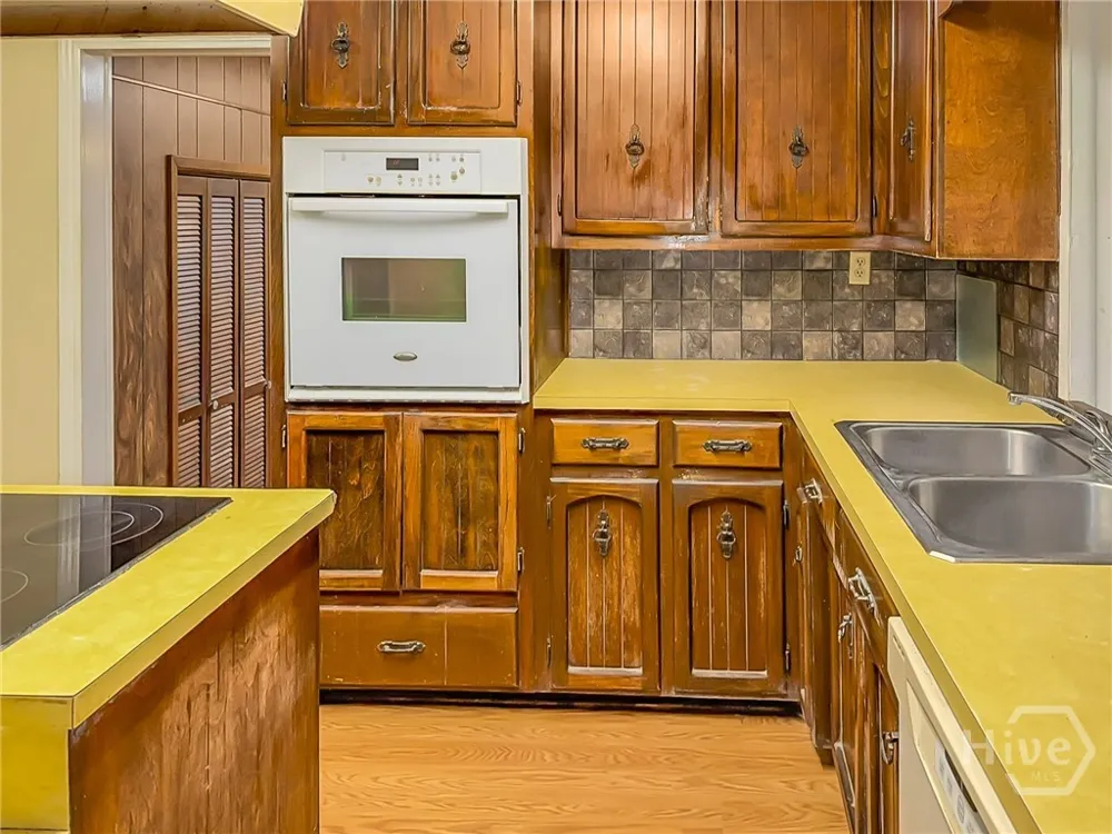 801 S Gordon Avenue Adel, GA 31620