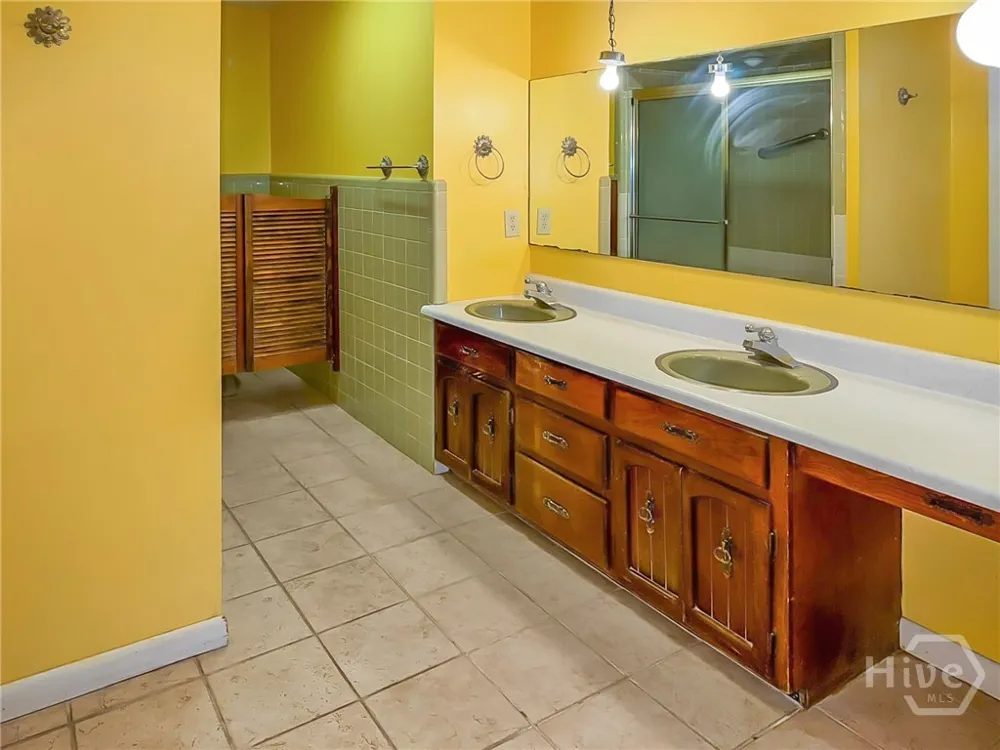 801 S Gordon Avenue Adel, GA 31620