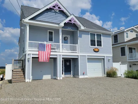 387 Kingfisher Road