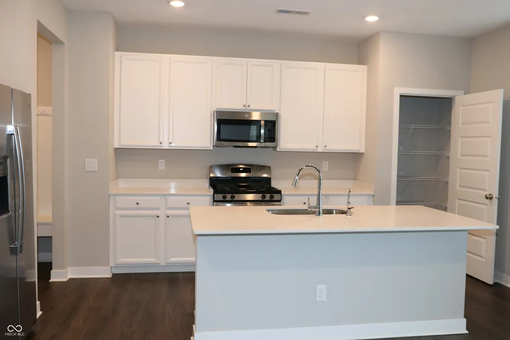 2704 Grassy Branch Drive Whitestown, IN 46075