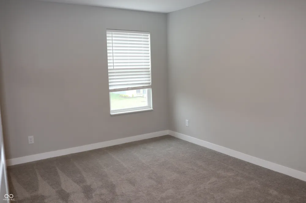 2704 Grassy Branch Drive Whitestown, IN 46075