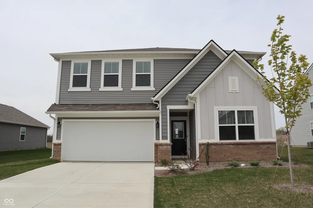2704 Grassy Branch Drive Whitestown, IN 46075
