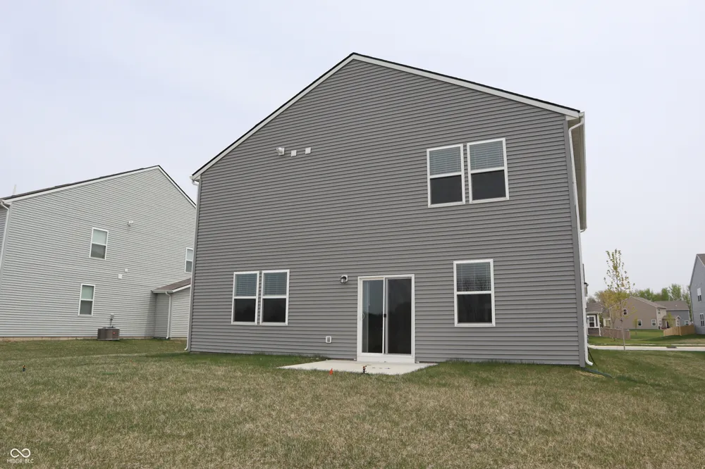 2704 Grassy Branch Drive Whitestown, IN 46075