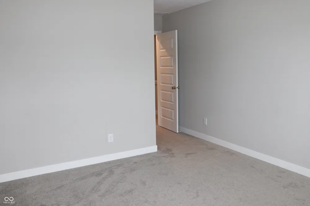 2704 Grassy Branch Drive Whitestown, IN 46075