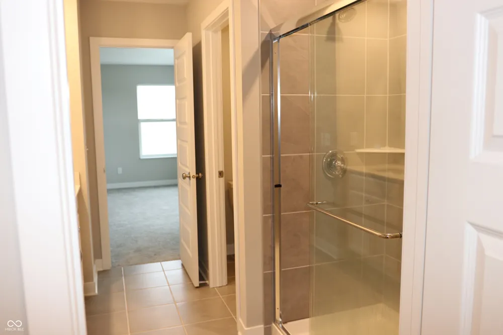2704 Grassy Branch Drive Whitestown, IN 46075