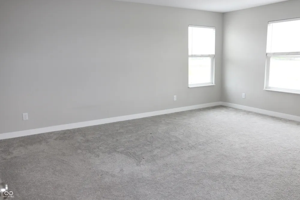 2704 Grassy Branch Drive Whitestown, IN 46075