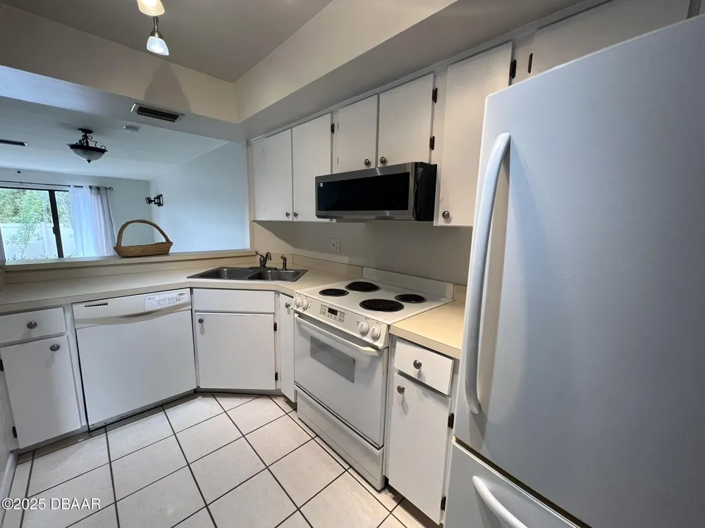 3333 S Ridgewood Avenue #23 Port Orange, FL 32129