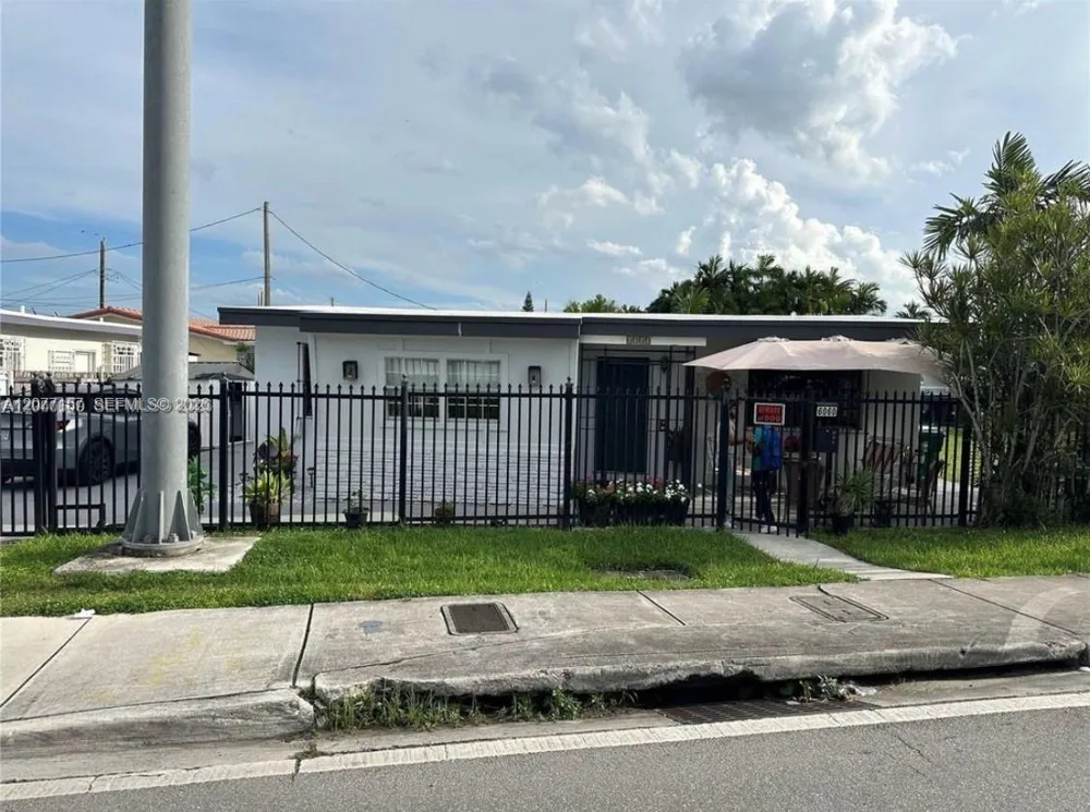 6060 NW 7th St Miami, FL 33126