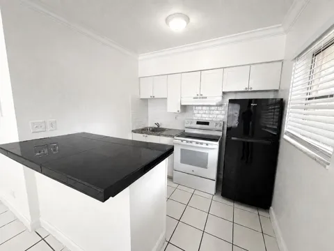 715 SW 14th Avenue #1-4