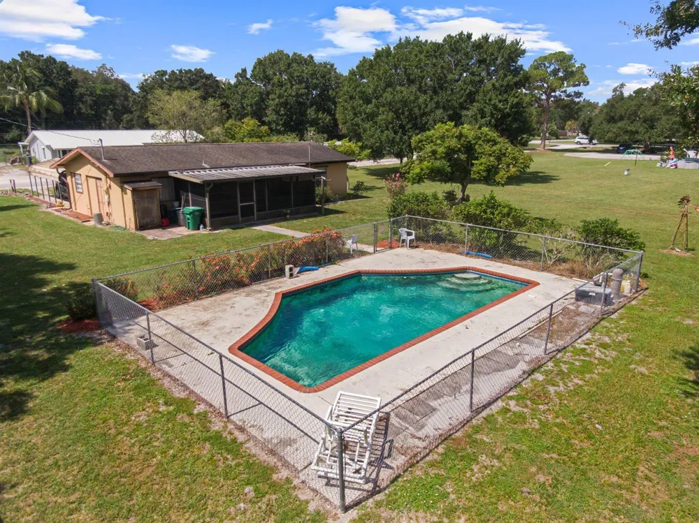 3324 S Jenkins Road Fort Pierce, FL 34981