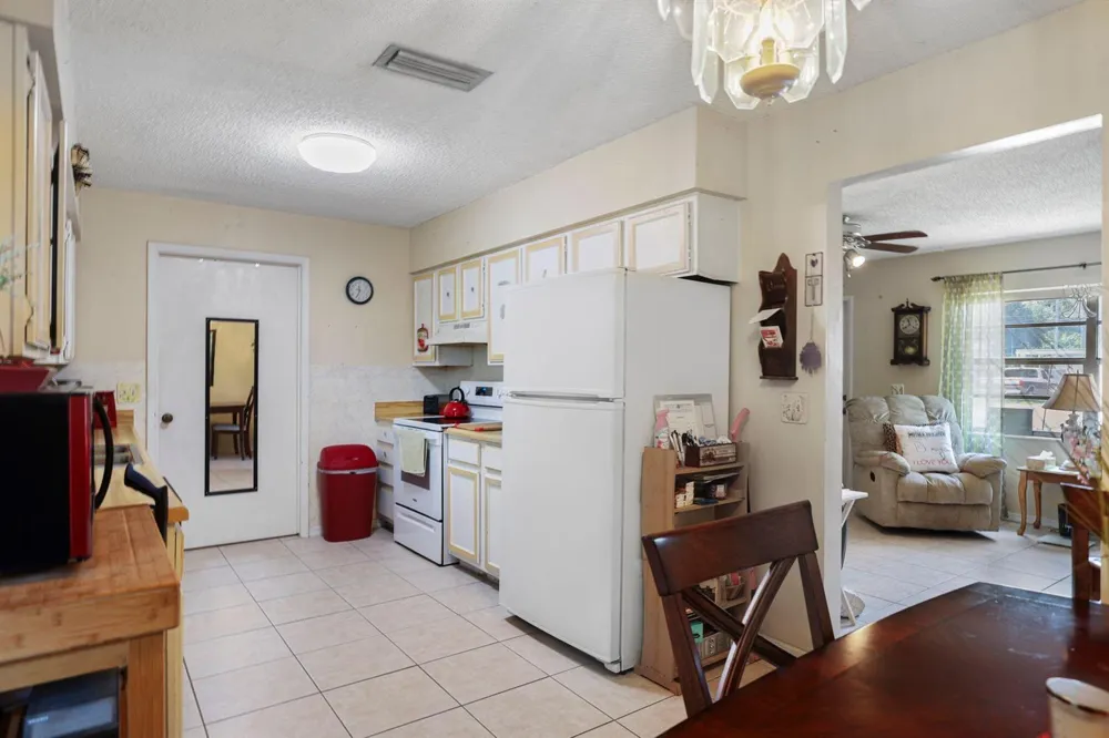 3324 S Jenkins Road Fort Pierce, FL 34981