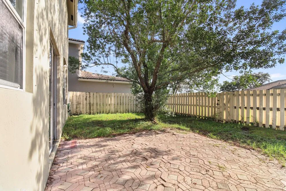 6688 Lurais Drive Lake Worth, FL 33463