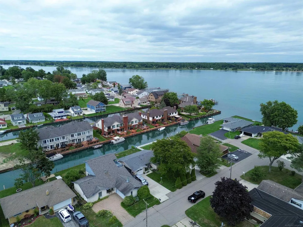 139 CHANNELSYDE ROAD Algonac City, MI 48001