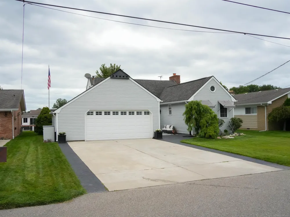 139 CHANNELSYDE ROAD Algonac City, MI 48001