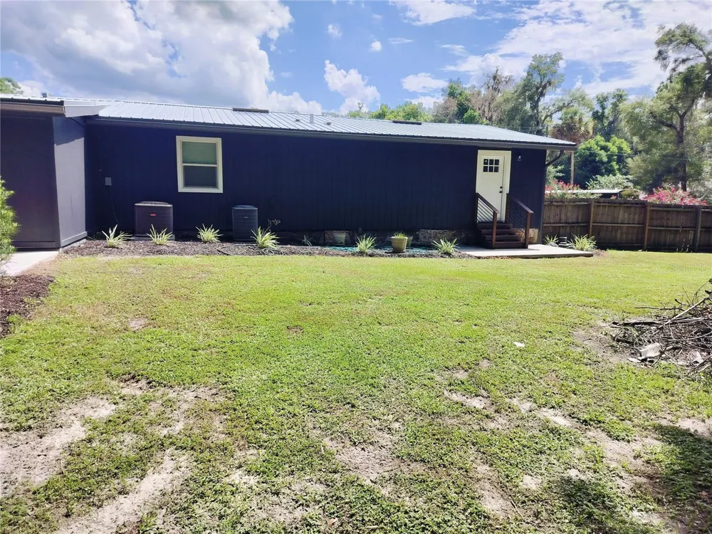 25405B COLMAR AVENUE #B Mount Plymouth, FL 32776