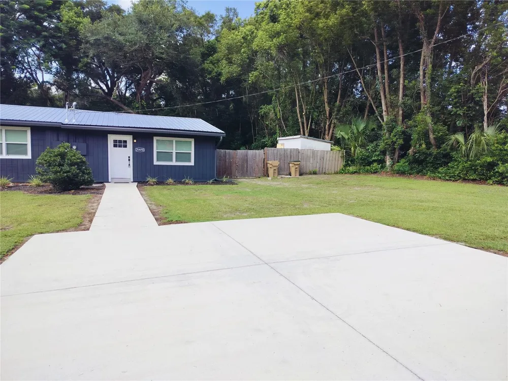 25405B COLMAR AVENUE #B Mount Plymouth, FL 32776