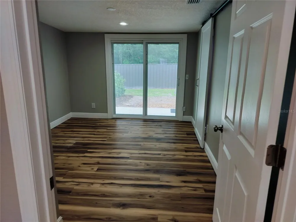 25405B COLMAR AVENUE #B Mount Plymouth, FL 32776