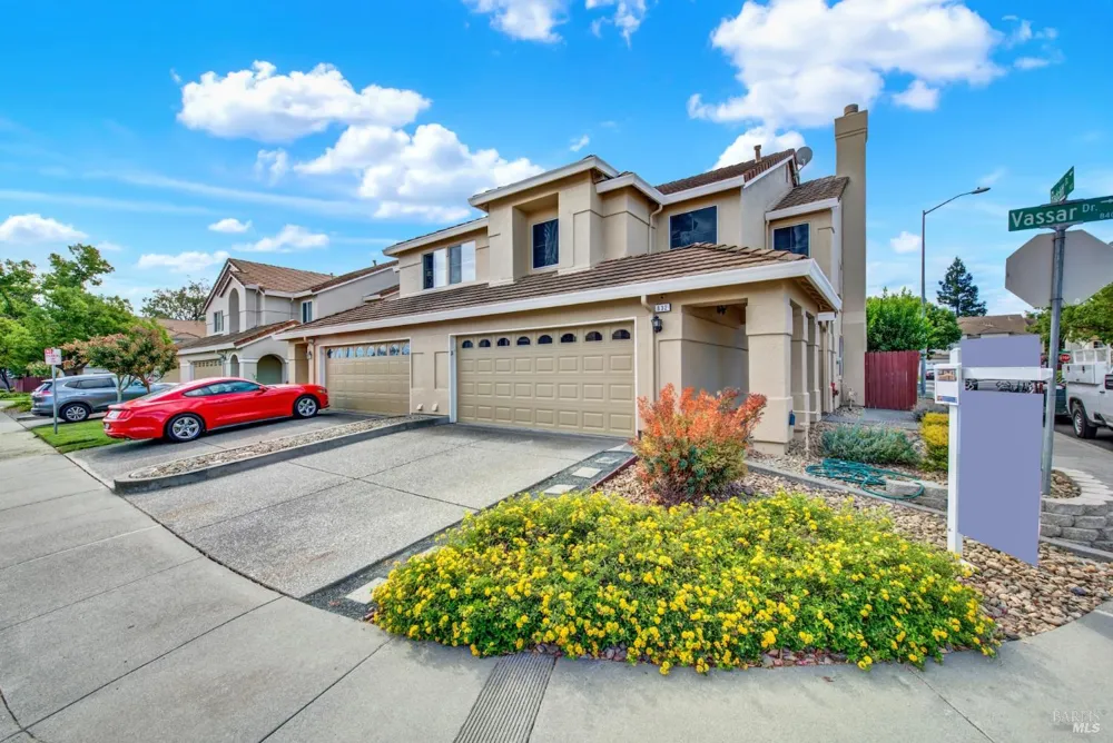 832 Vassar Drive Vacaville, CA 95687