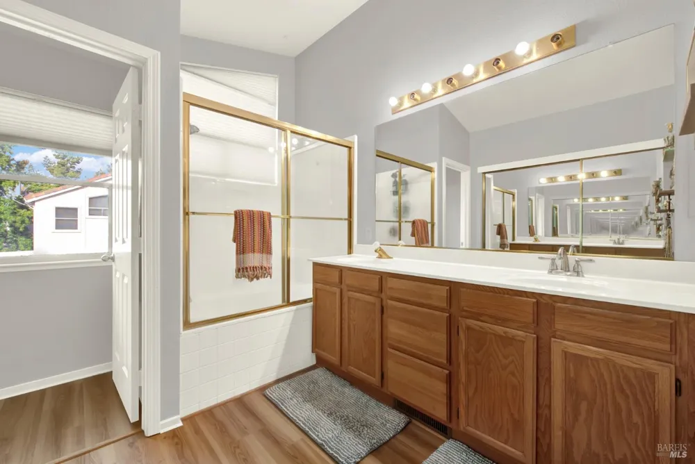 832 Vassar Drive Vacaville, CA 95687