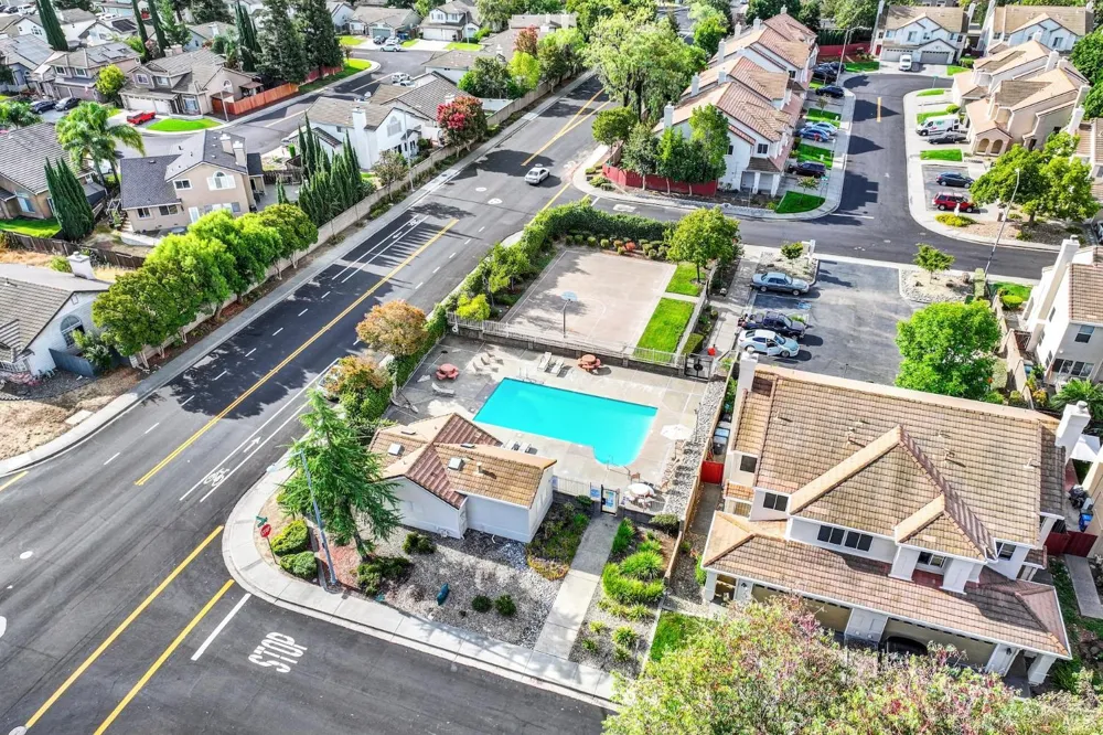 832 Vassar Drive Vacaville, CA 95687