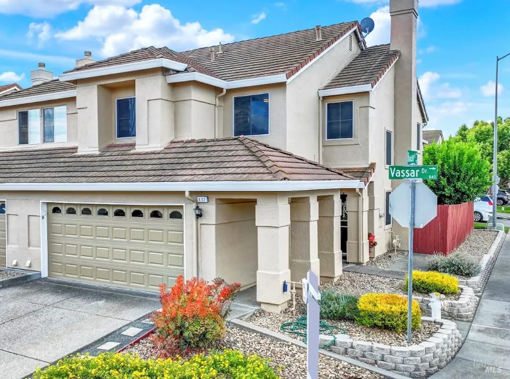 832 Vassar Drive Vacaville, CA 95687