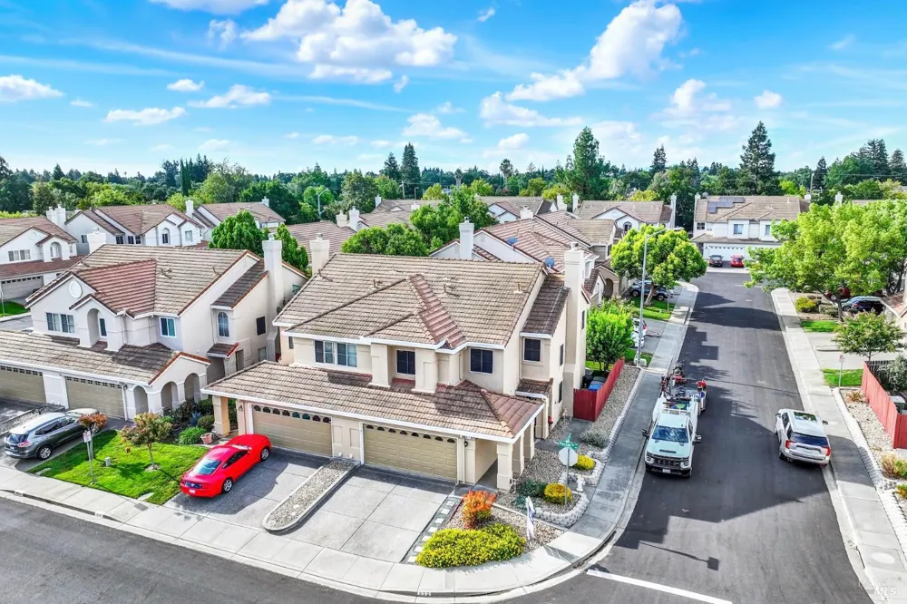 832 Vassar Drive Vacaville, CA 95687