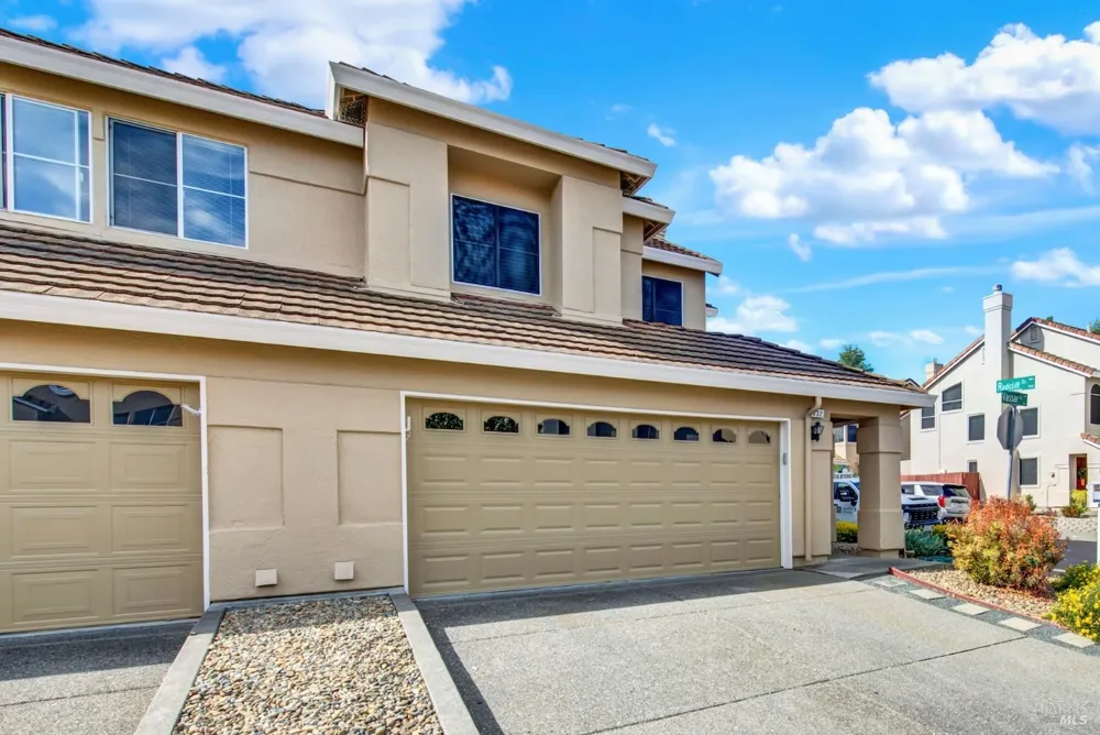 832 Vassar Drive Vacaville, CA 95687