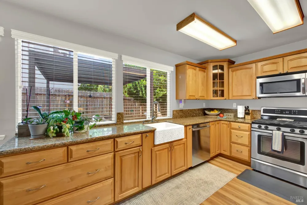 832 Vassar Drive Vacaville, CA 95687