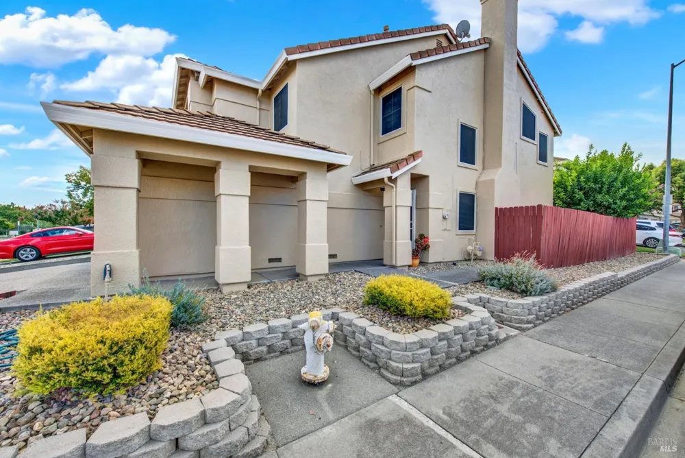 832 Vassar Drive Vacaville, CA 95687