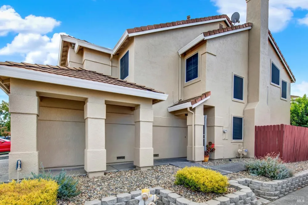 832 Vassar Drive Vacaville, CA 95687