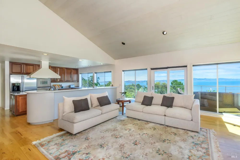 4633 Paradise Drive Tiburon, CA 94920