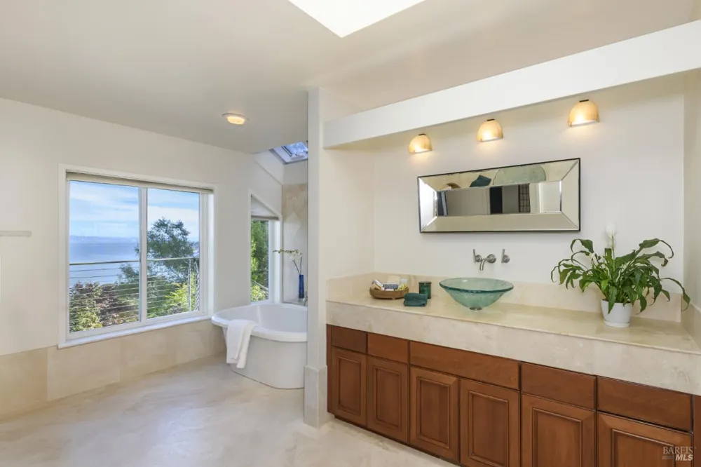 4633 Paradise Drive Tiburon, CA 94920