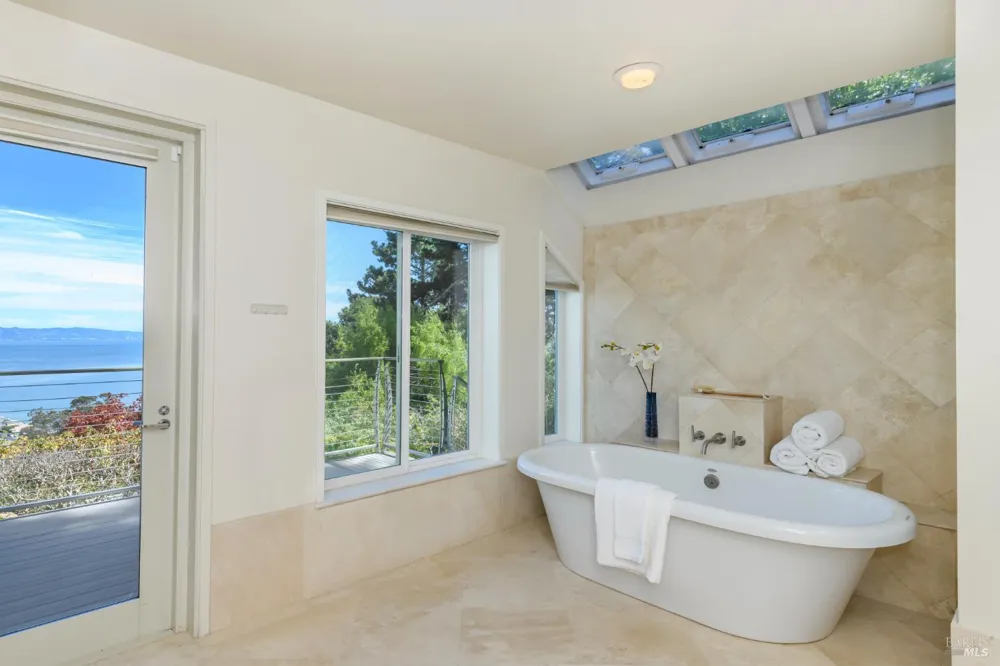 4633 Paradise Drive Tiburon, CA 94920