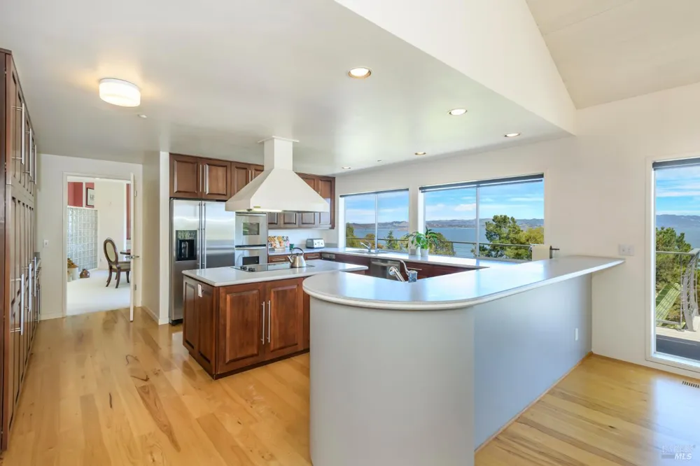 4633 Paradise Drive Tiburon, CA 94920