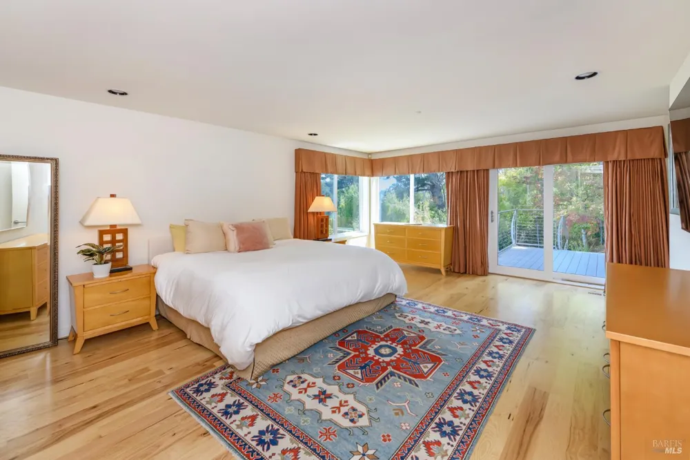 4633 Paradise Drive Tiburon, CA 94920
