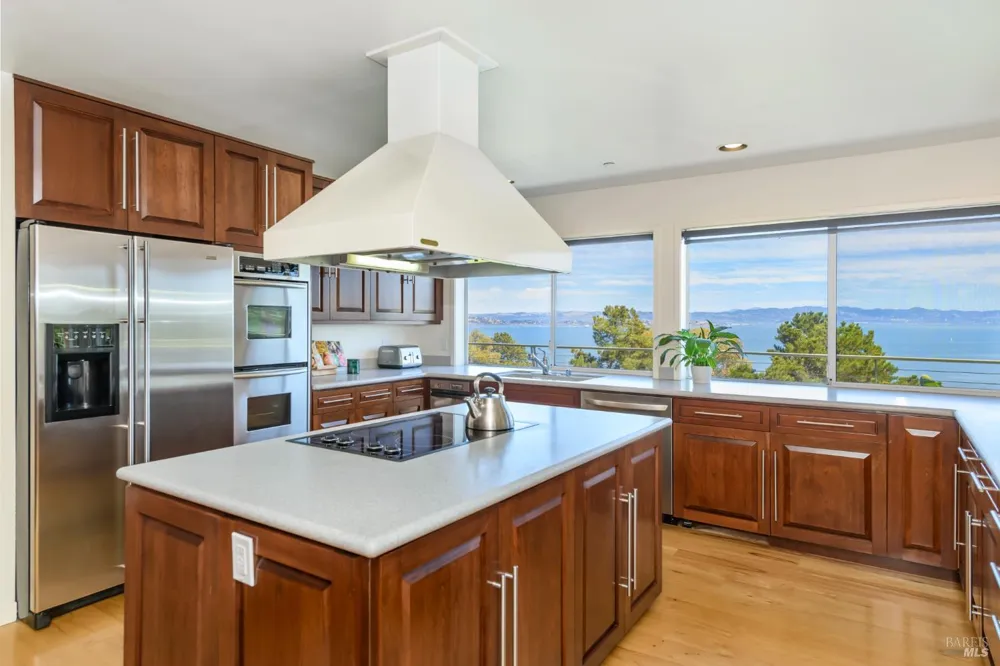 4633 Paradise Drive Tiburon, CA 94920