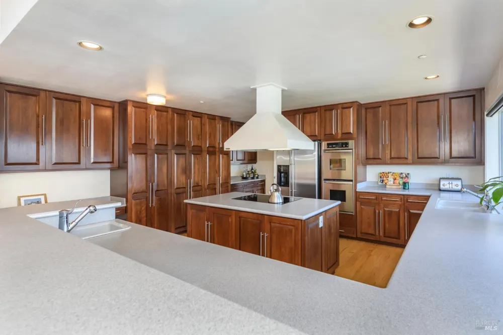 4633 Paradise Drive Tiburon, CA 94920