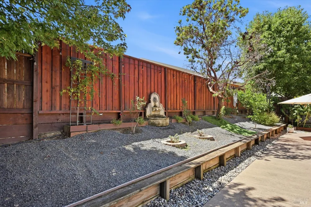 465 Riesling Street Cloverdale, CA 95425