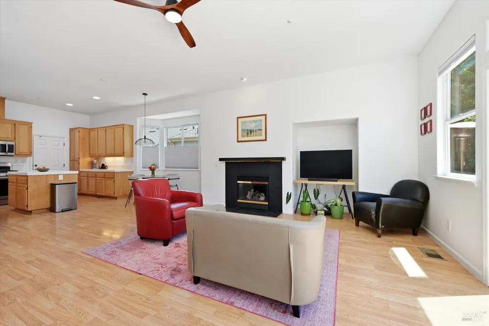 465 Riesling Street Cloverdale, CA 95425