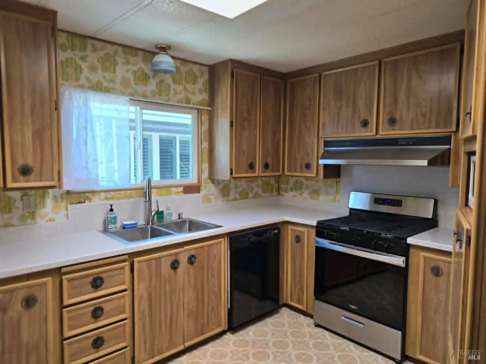 246 Parque Cabana Rohnert Park, CA 94928