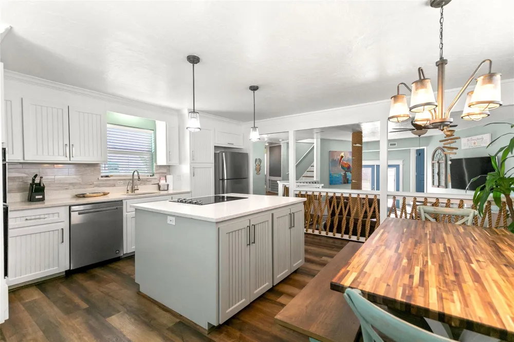 319 Pompano Lane Surfside Beach, TX 77541