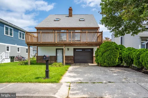 704 SURF ROAD