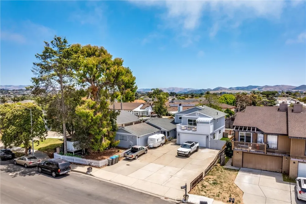 1215 S 16th Grover Beach, CA 93433