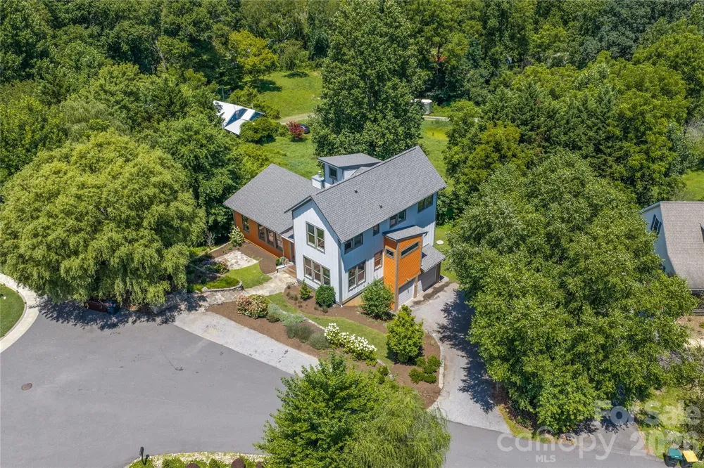 31 Grey River Run Woodfin, NC 28804