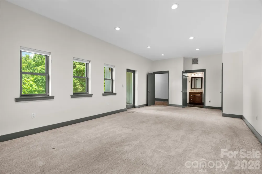 31 Grey River Run Woodfin, NC 28804