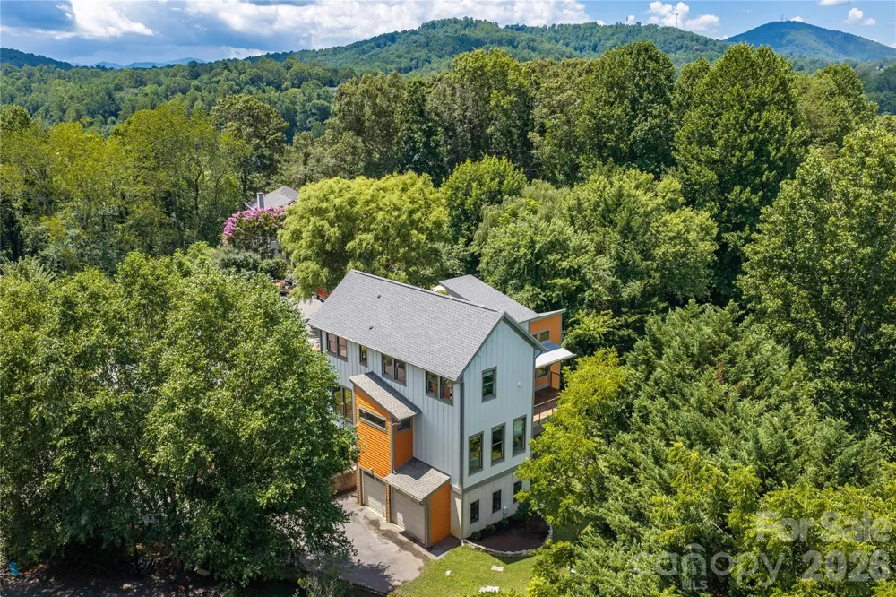 31 Grey River Run Woodfin, NC 28804