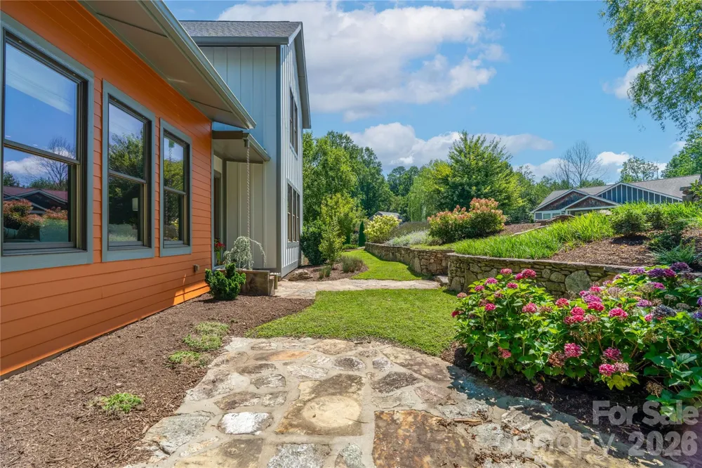 31 Grey River Run Woodfin, NC 28804